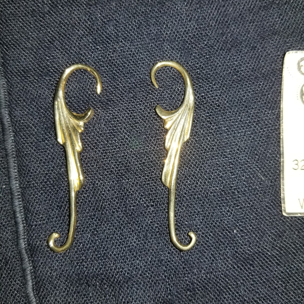 gauged Hangers 4 stretched lobe